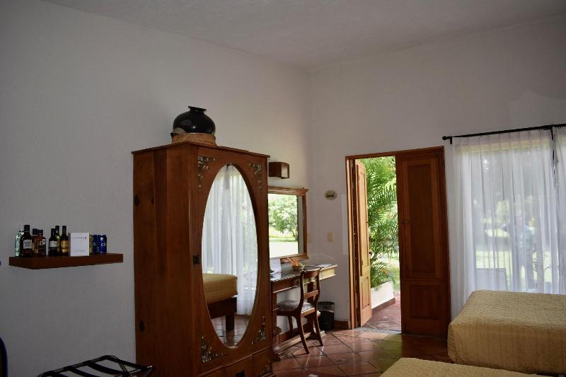 Casa Bugambilia image