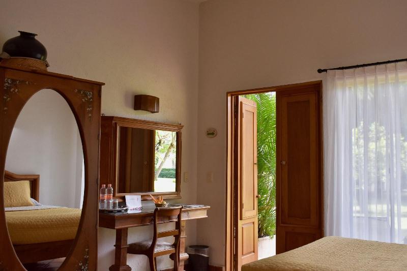 Casa Bugambilia image