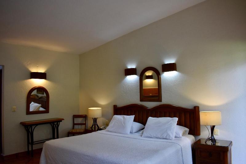 Casa Bugambilia image