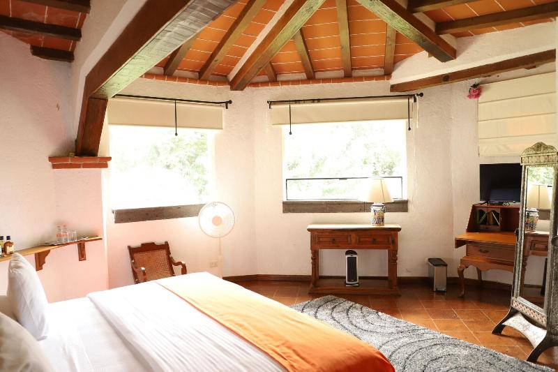 Casa Bugambilia image