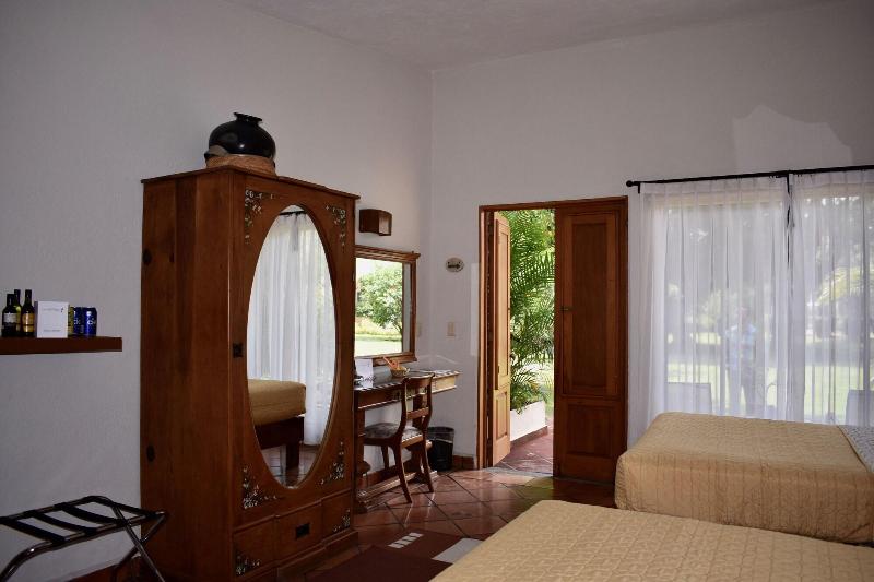 Casa Bugambilia image