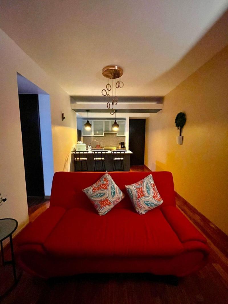 Boutique Apartment Downtown 7B image