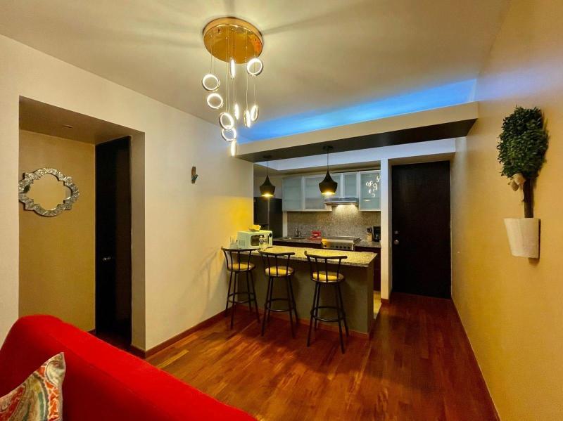 Boutique Apartment Downtown 7B image