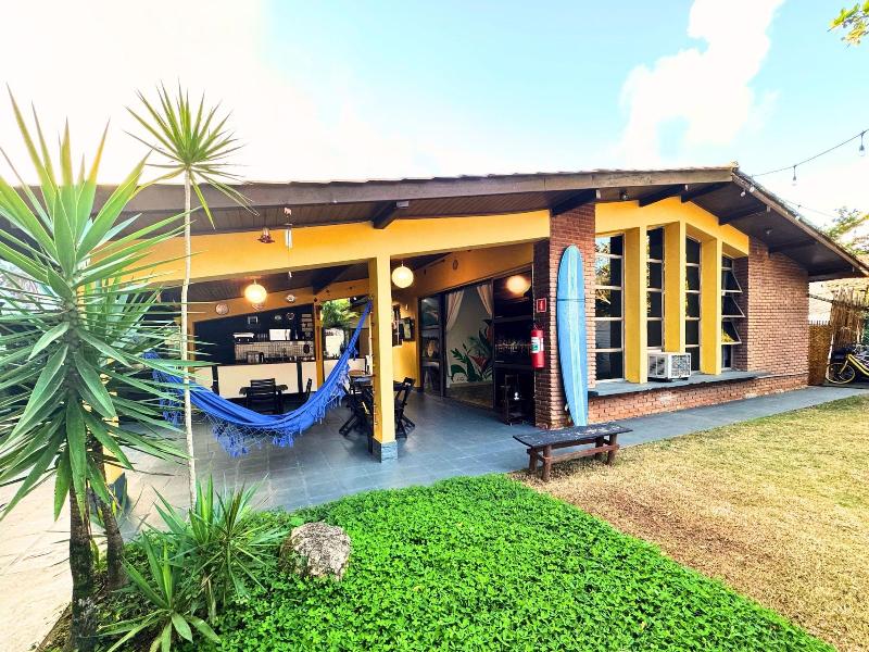 Tombo Beach Hostel