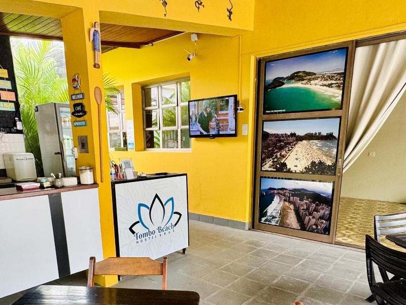 Tombo Beach Hostel