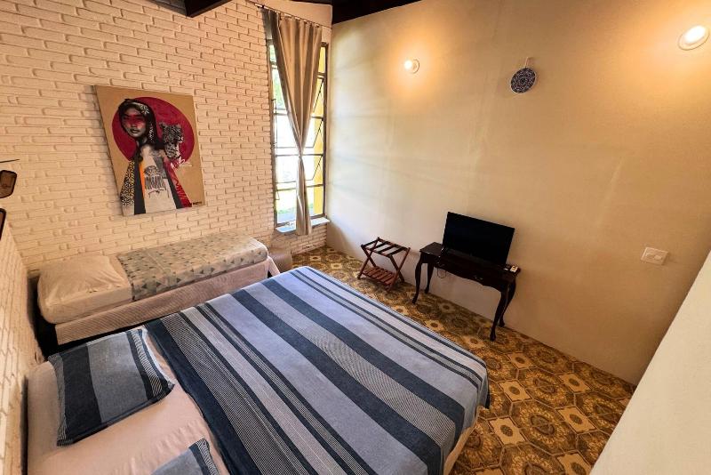Tombo Beach Hostel — photo 24