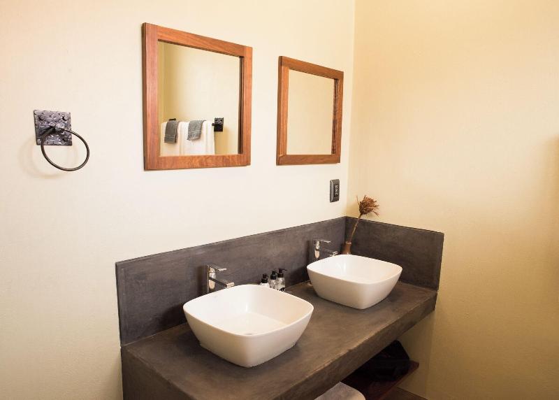 La Lechere Guest House image