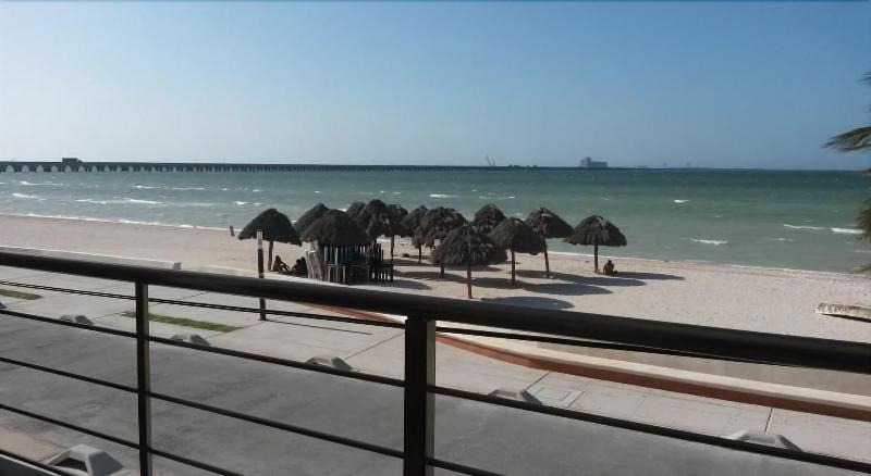 Hotel & Suites Domani image