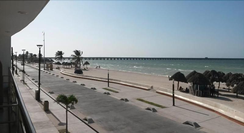 Hotel & Suites Domani image
