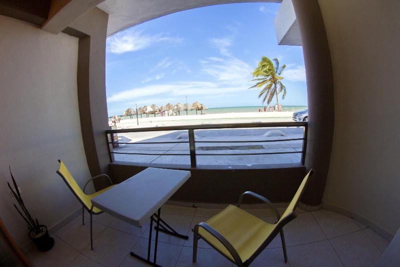 Hotel & Suites Domani image