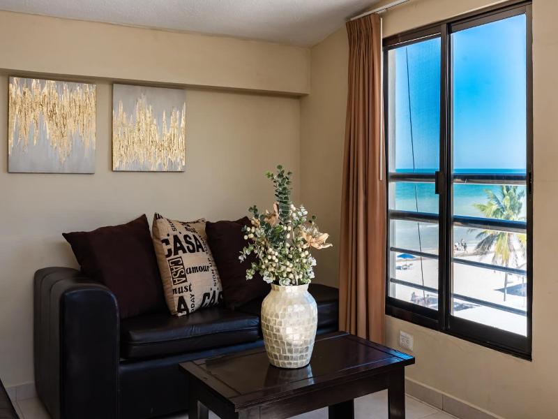Hotel & Suites Domani image