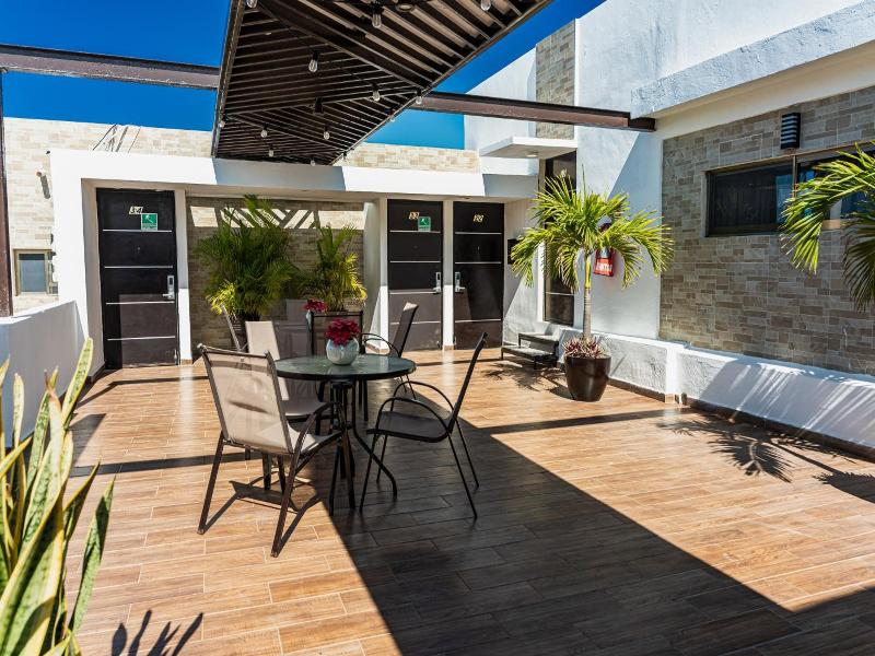 Hotel & Suites Domani image