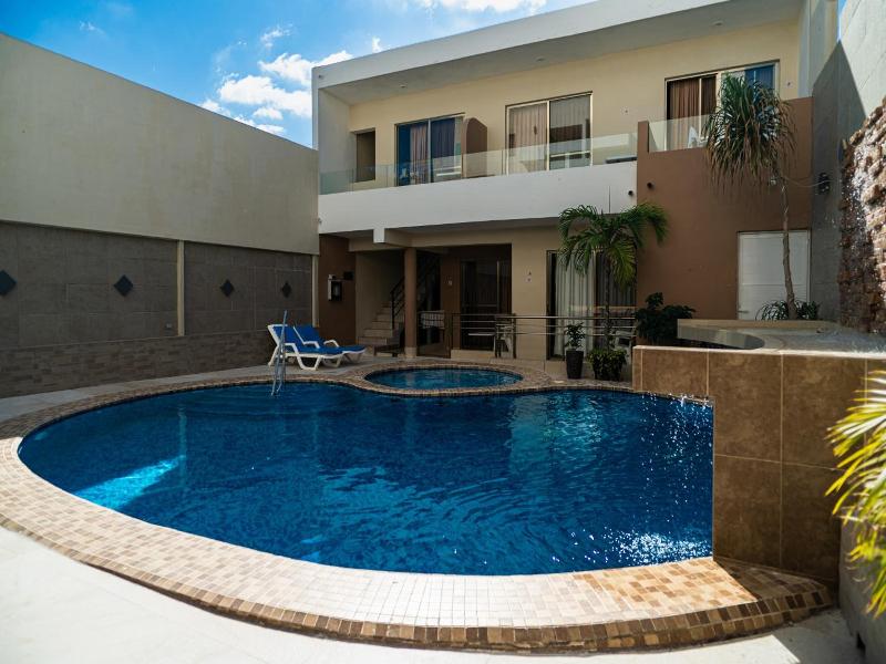 Hotel & Suites Domani image