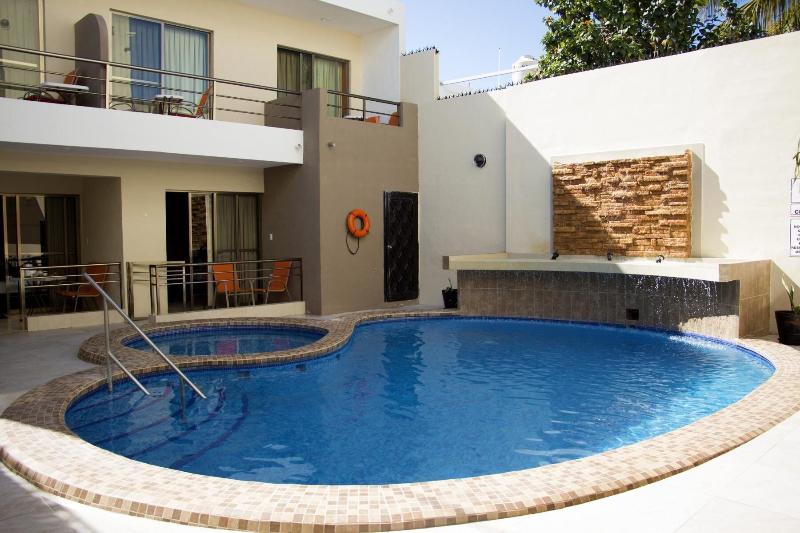 Hotel & Suites Domani image