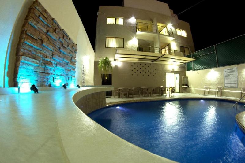 Hotel & Suites Domani image