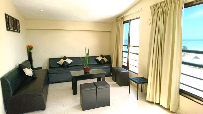 Hotel & Suites Domani image