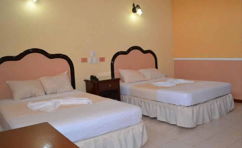 Hotel Plaza image 5