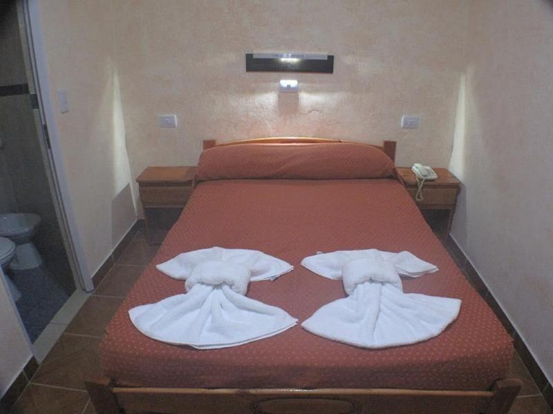Los Cedros Hotel image