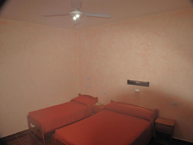 Los Cedros Hotel image