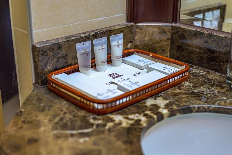 Mega Palace Hotel - фото отеля