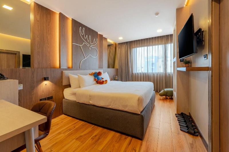 Moose Hotel image