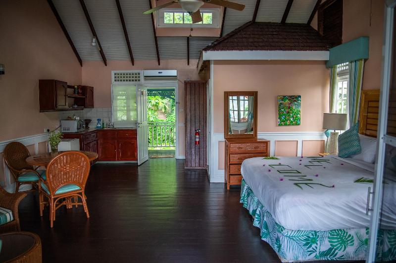 La Haut Resort image