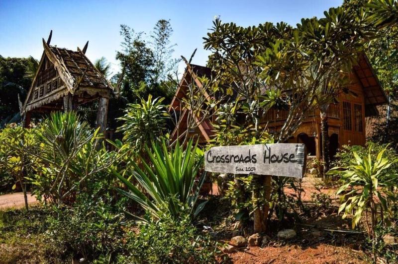 Crossroads House - Hostel image