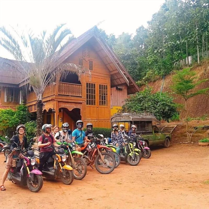 Crossroads House - Hostel image