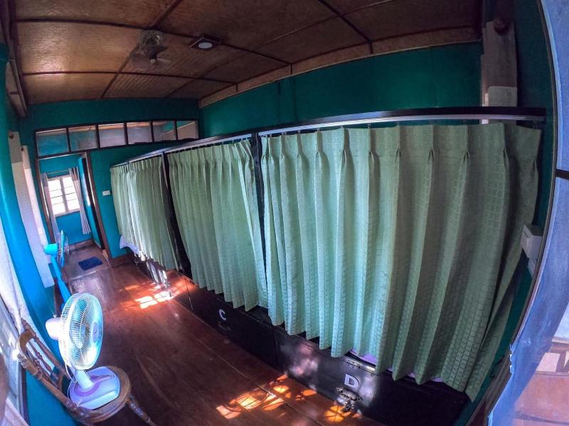Crossroads House - Hostel image