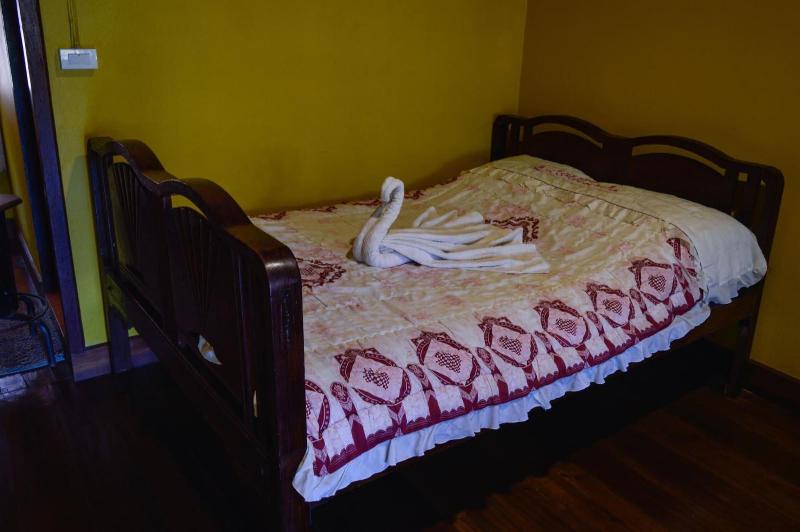 Crossroads House - Hostel image