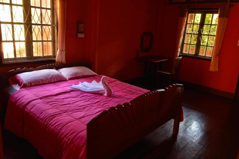 Crossroads House - Hostel image