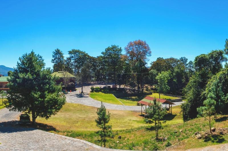 Zirahuen Forest And Resort image