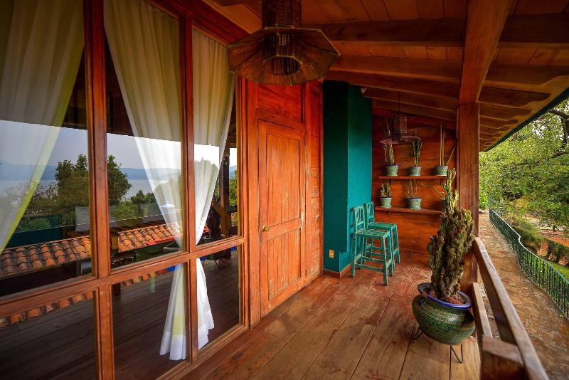 Zirahuen Forest And Resort image