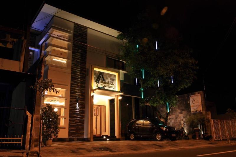 Omahqu Guest House image