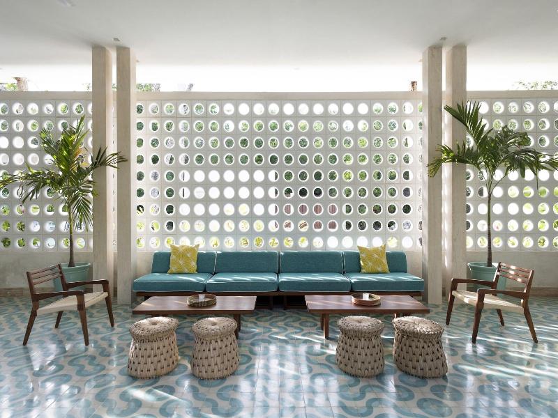 Hotel Tiki Tiki image