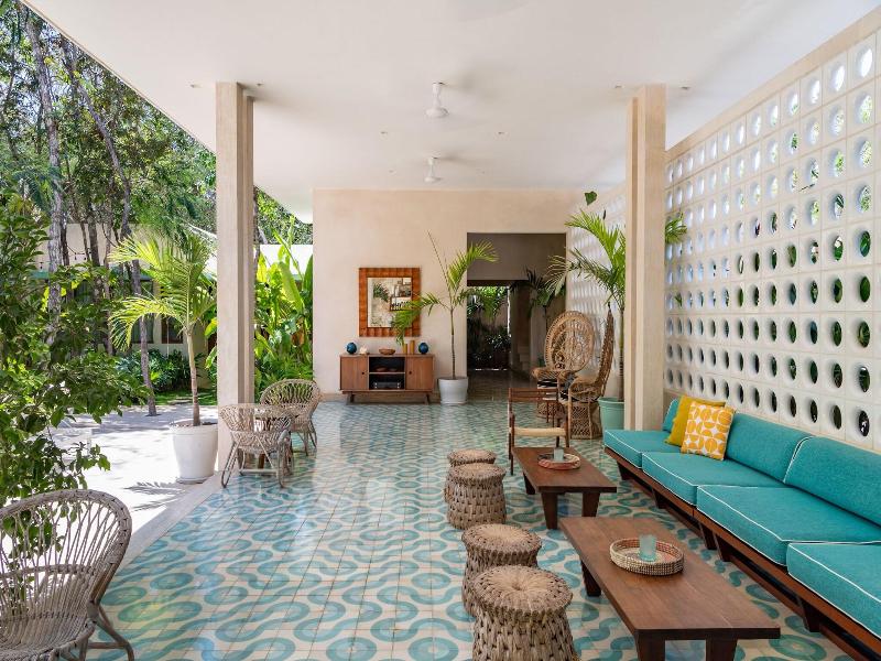 Hotel Tiki Tiki image