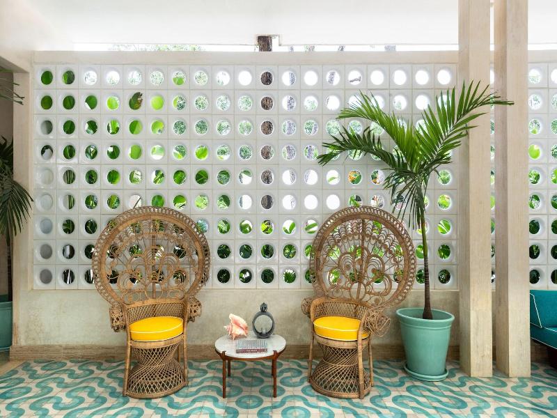 Hotel Tiki Tiki image