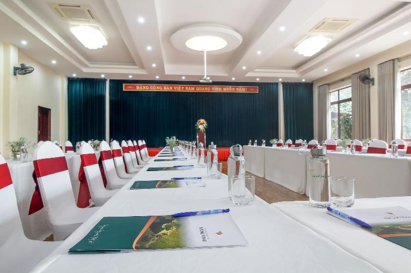 Thung Nham Hotel & Resort image