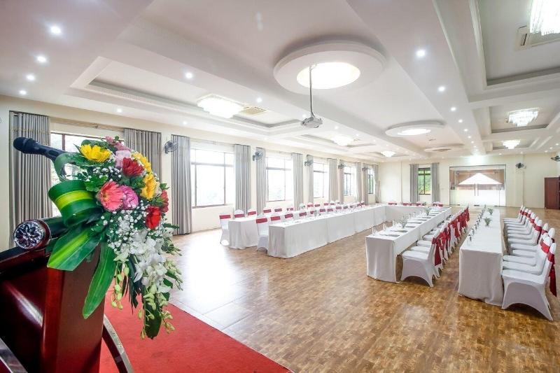 Thung Nham Hotel & Resort image