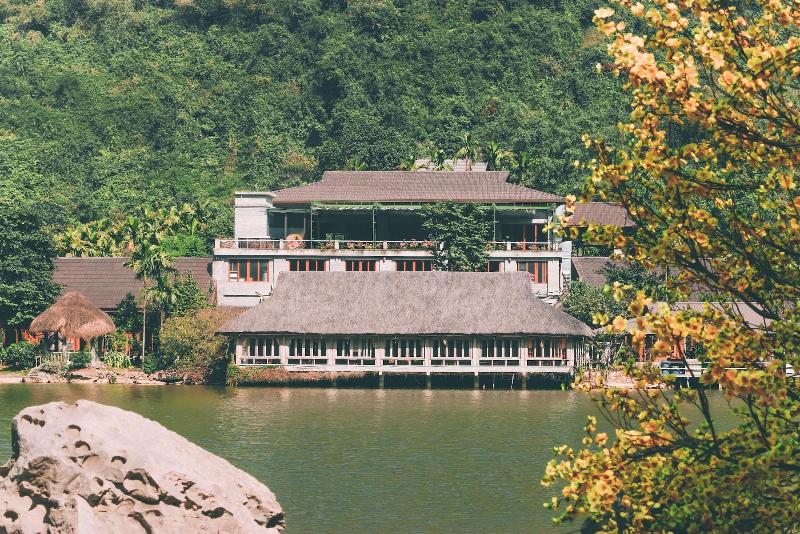 Thung Nham Hotel & Resort image