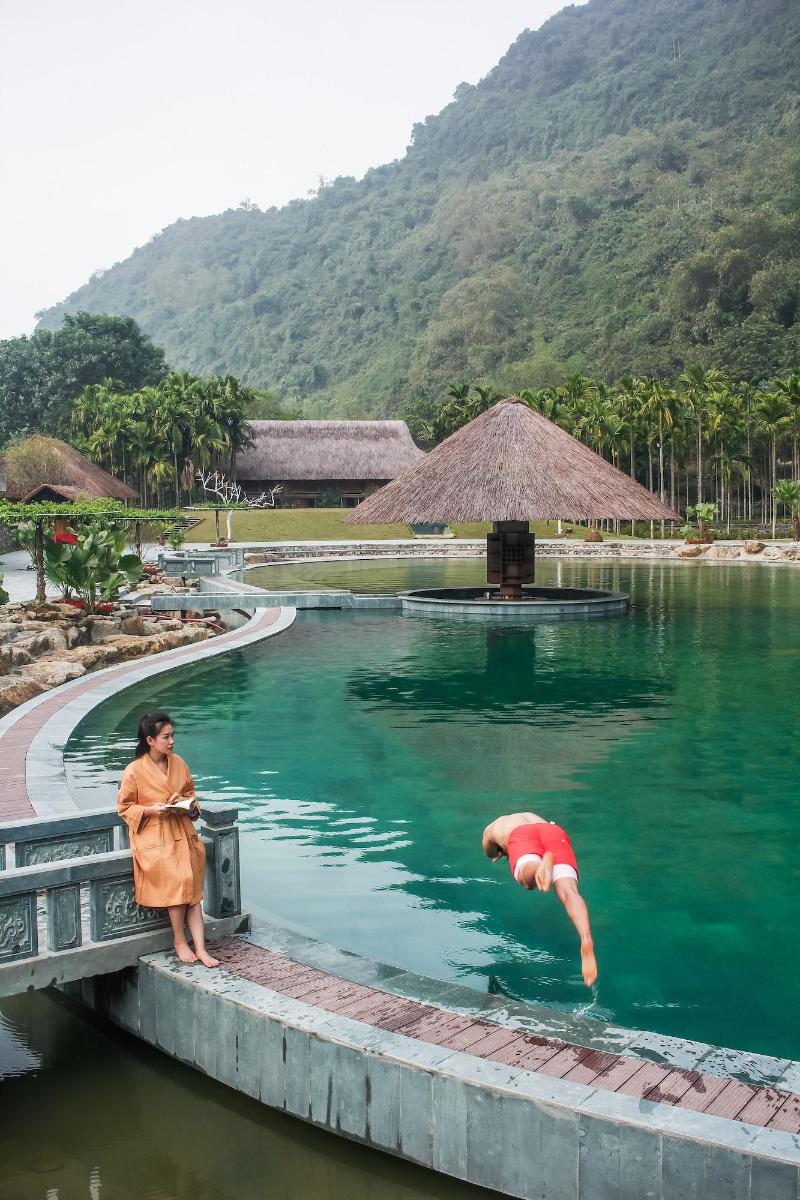 Thung Nham Hotel & Resort image