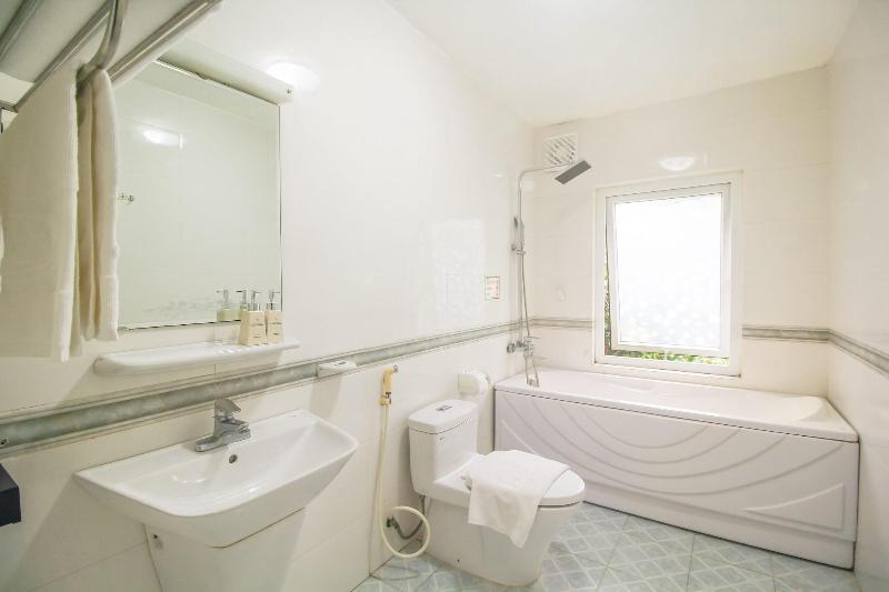 Thung Nham Hotel & Resort image