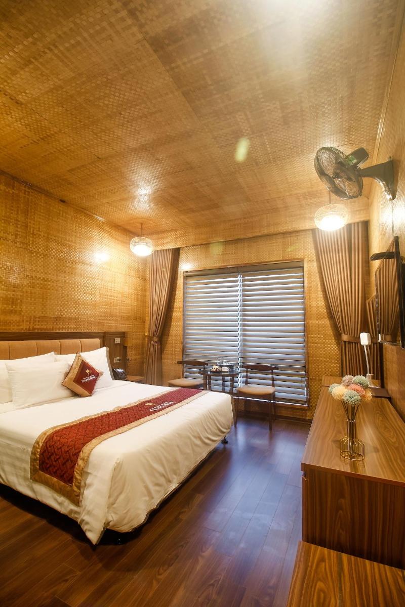 Thung Nham Hotel & Resort image