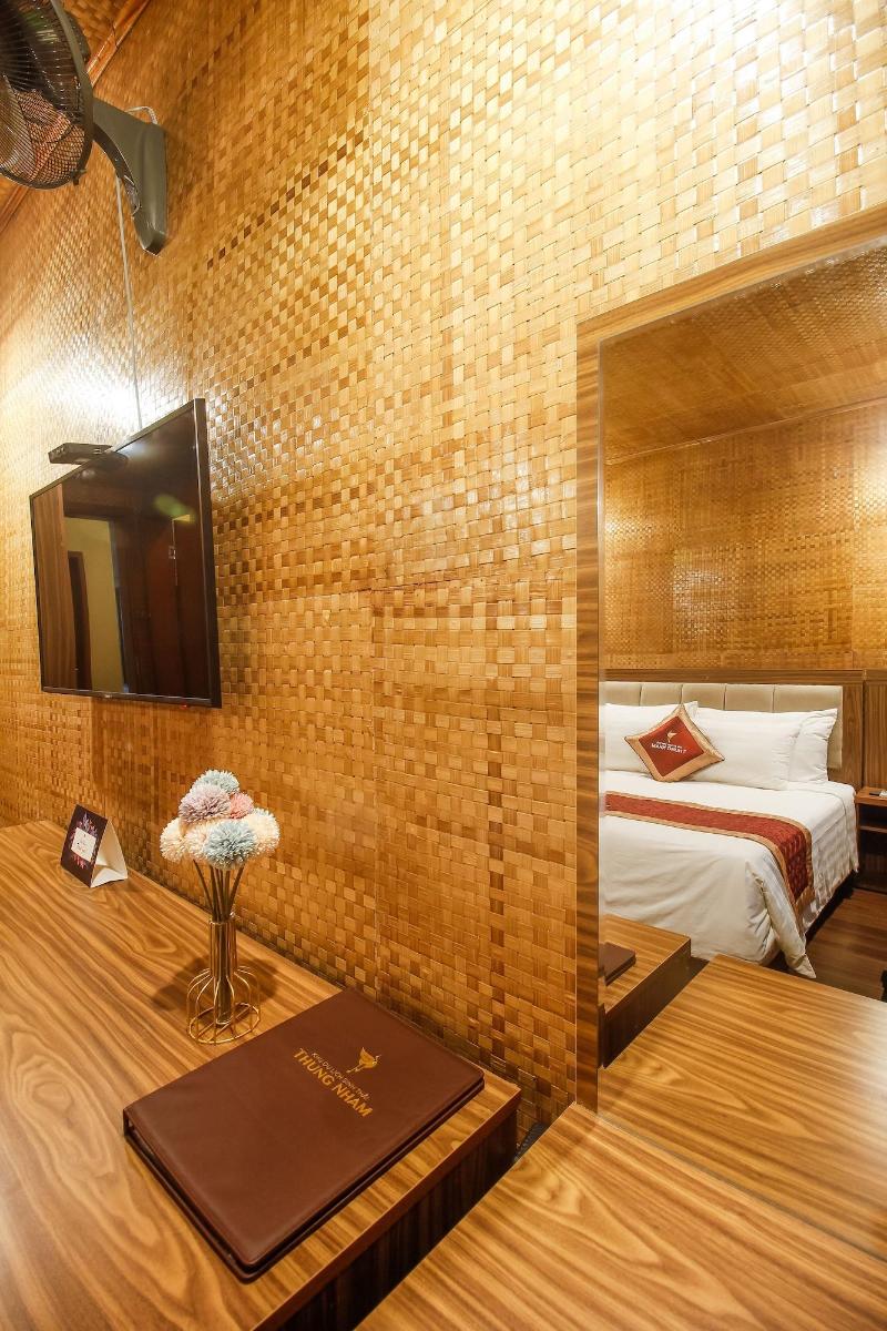 Thung Nham Hotel & Resort image