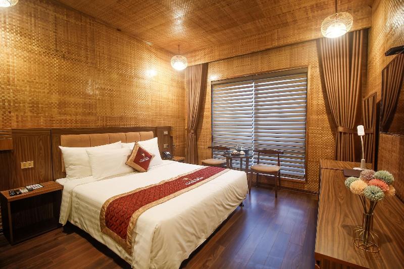Thung Nham Hotel & Resort image