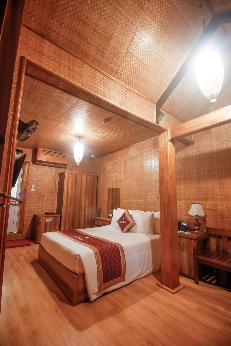 Thung Nham Hotel & Resort image