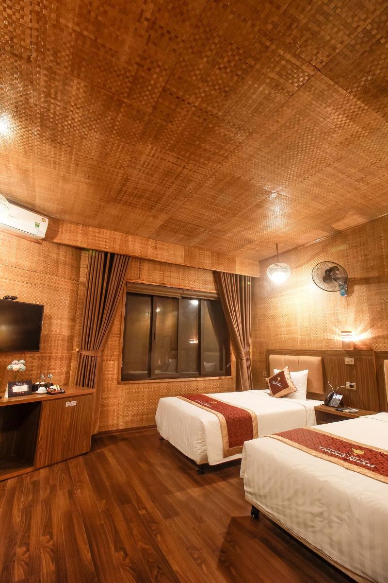 Thung Nham Hotel & Resort image