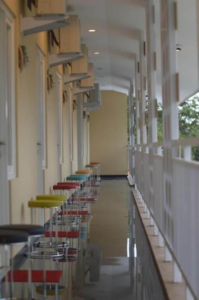 Denofe House image