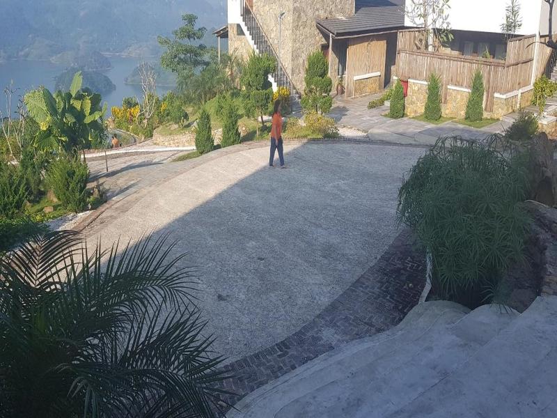 Ba Khan Village Resort