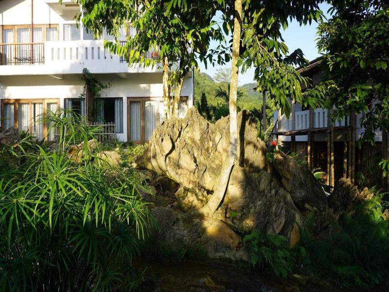 Ba Khan Village Resort